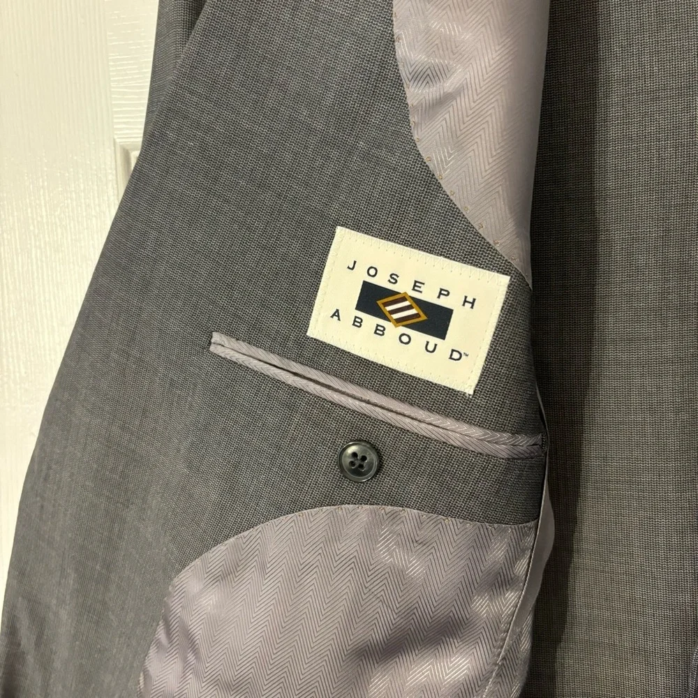 42L Slim fit grey suit by Joseph Abboud - Picture 3 of 16